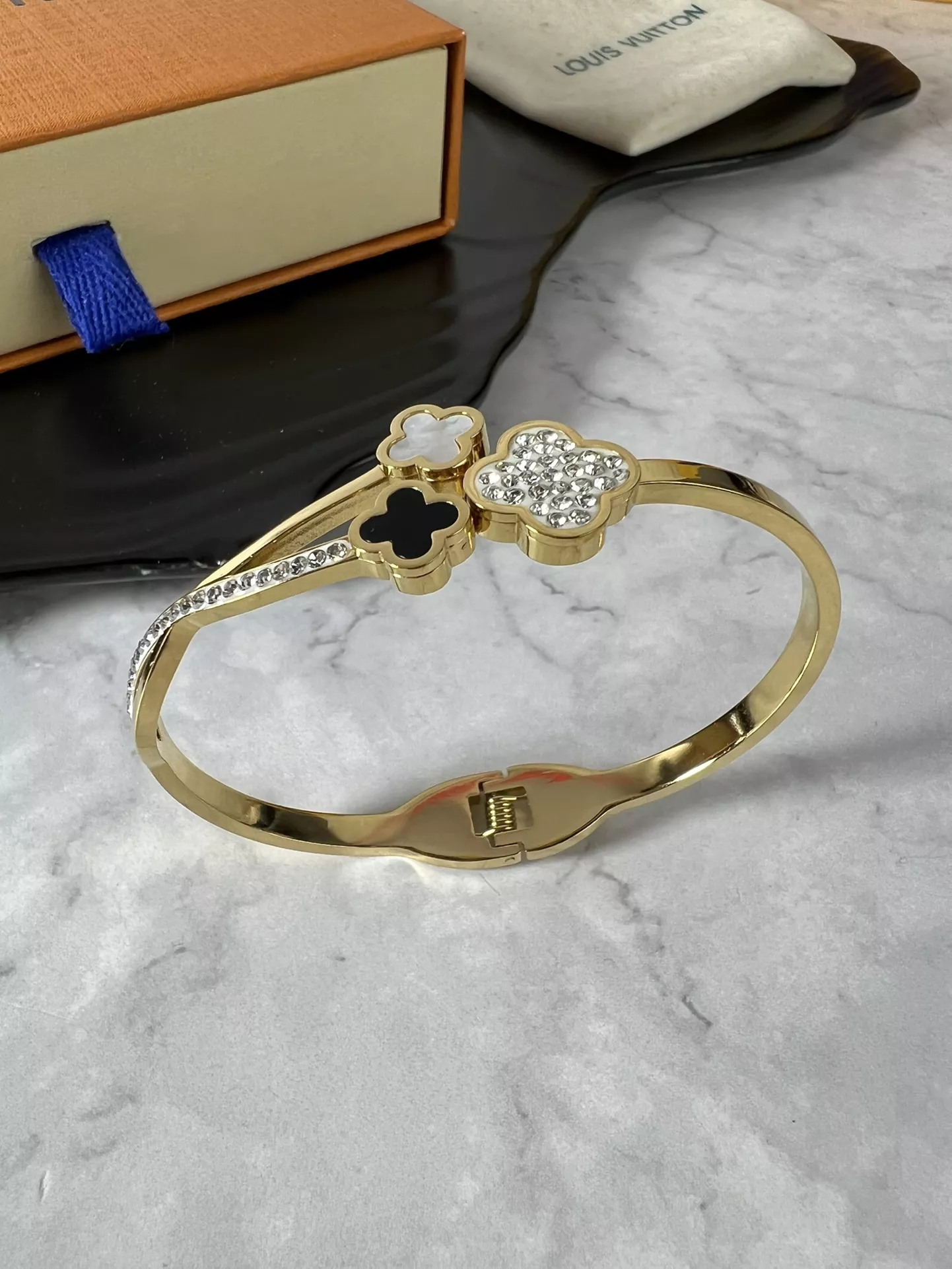 louis vuitton lv bracelets s_12b10711